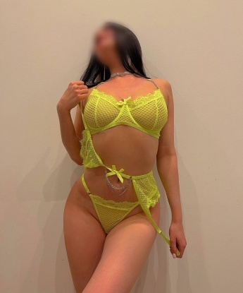 💋 У меня есть множество возможностей, чтобы сделать твой досуг незабываемым. Приглашаю тебя в мир наслаждения и страсти. Я могу стать твоей нежной любовницей или страстной и раскованной подружкой. Мои услуги превосходят ожидания - от расслабляющего массажа до экспериментов в постели. 😈 Фотографии, представленные здесь, - это всего лишь малая часть моей красоты. Мои клиенты всегда остаются довольными и возвращаются ко мне снова и снова. Обращайся ко мне, и ты поймешь, почему я так популярна в Москве. Не упусти шанс испытать незабываемые моменты со мной. Жду тебя! 💕 Ниночка